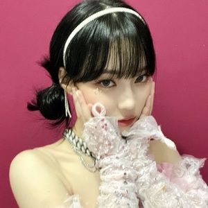 Meet your Posher, Adriana